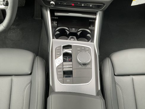 Certified 2025 BMW 330i Sedan w/ Convenience Package image 18