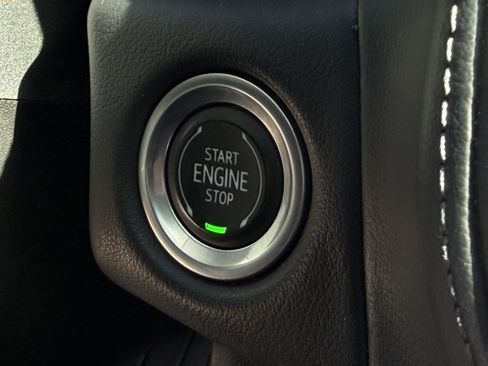 Used 2021 Chevrolet Suburban LT RWD image 22