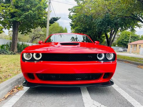 Used 2022 Dodge Challenger R/T w/ Blacktop Package image 8