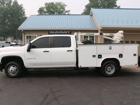 Used 2023 Chevrolet Silverado 3500 W/T w/ WT Convenience Package AWD/4WD image 2