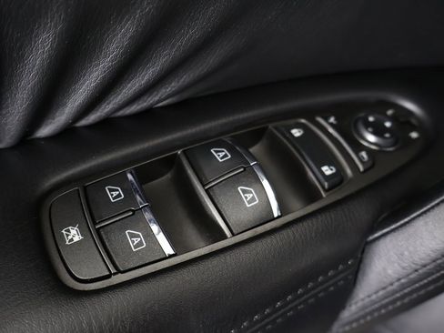 Used 2024 Nissan Armada SL image 44