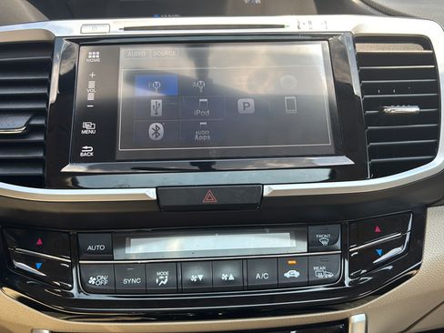 Used 2016 Honda Accord EX image 20