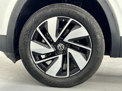 Used 2024 Volkswagen Atlas SE image 35