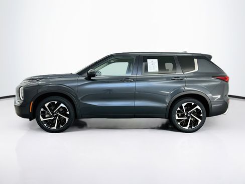 Used 2024 Mitsubishi Outlander SE AWD/4WD image 4