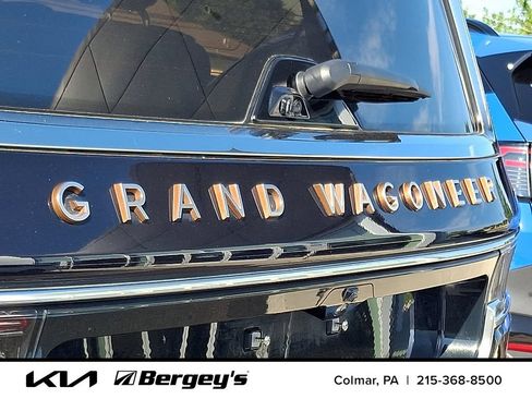 Used 2023 Jeep Grand Wagoneer Series III w/ Rear Seat Video Group 1 AWD/4WD image 37