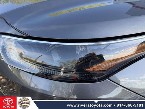Used 2023 Toyota Highlander LE AWD/4WD image 9