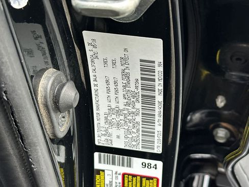 Used 2018 Toyota Tacoma TRD Sport image 33