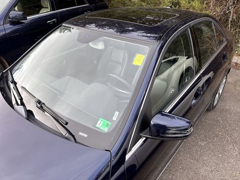 Used 2013 Mercedes-Benz C 250 Luxury image 3