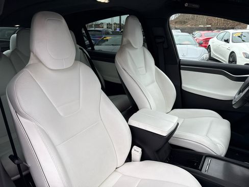 Used 2016 Tesla Model X 60D image 39