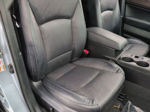 Used 2017 Subaru Outback 2.5i Limited image 24