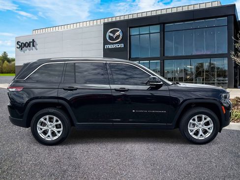 Used 2023 Jeep Grand Cherokee Limited w/ Luxury Tech Group II RWD image 2