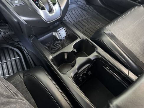 Used 2018 Honda CR-V Touring image 25