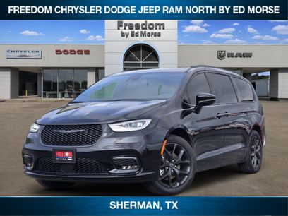 New 2026 Chrysler Pacifica Select w/ S Appearance Package
