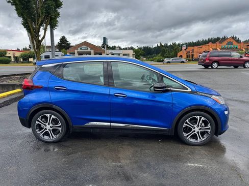 Used 2018 Chevrolet Bolt Premier w/ Driver Confidence II Package FWD image 8
