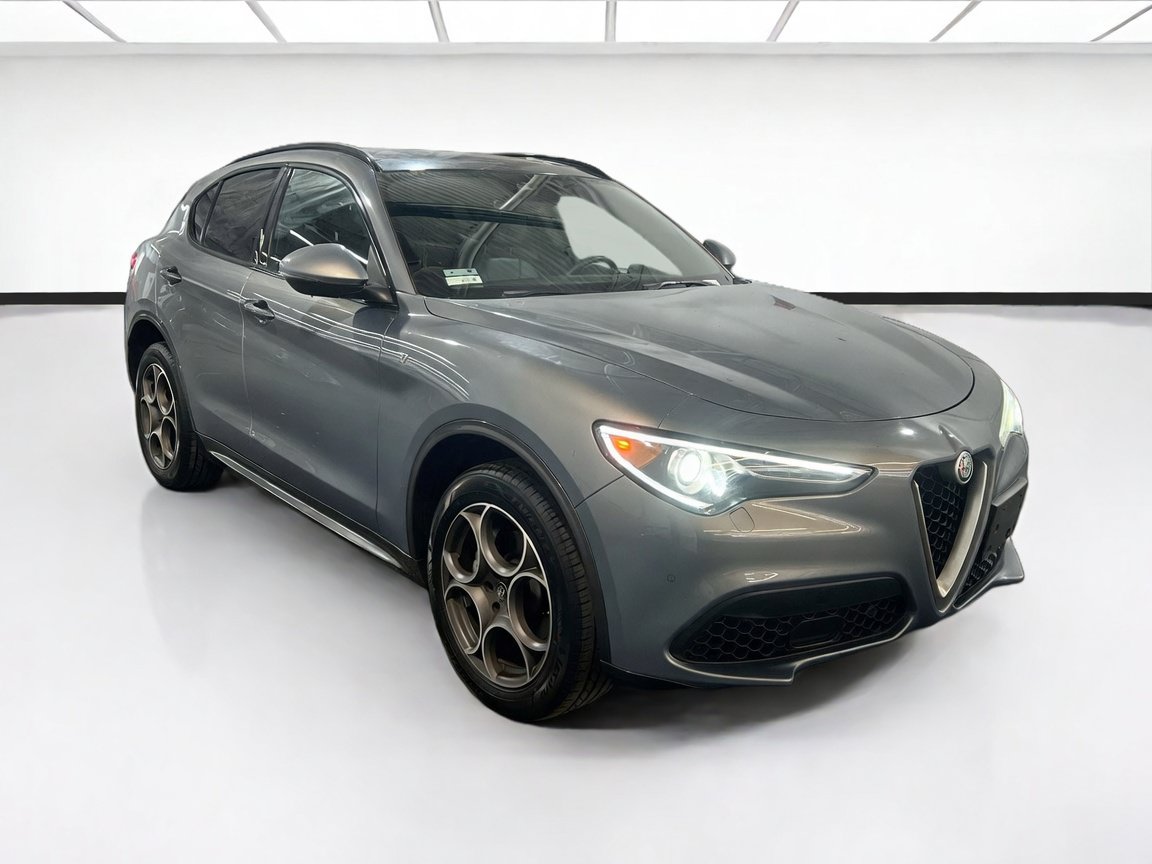 Used 2022 Alfa Romeo Stelvio Ti AWD/4WD image 3