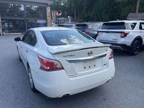 Used 2013 Nissan Altima 2.5 SL FWD image 19