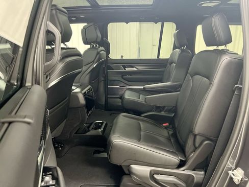 New 2026 Jeep Grand Wagoneer Summit AWD/4WD image 24