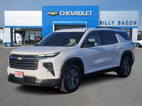 Used 2026 Chevrolet Traverse LT w/ Driver Confidence Package image 1