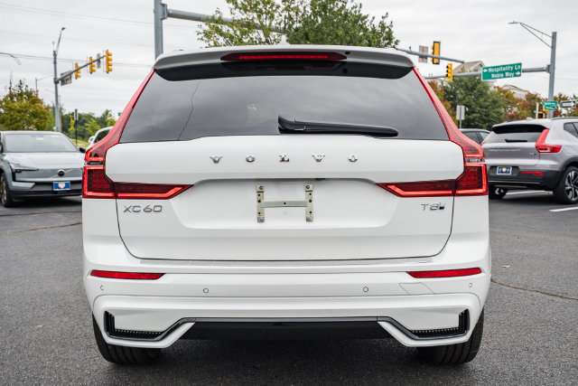 New 2027 Volvo XC60 T8 Plus AWD/4WD image 6