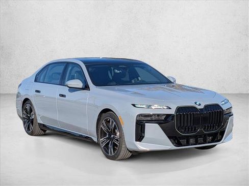 New 2026 BMW 740i image 6