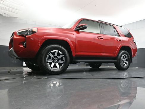 Used 2024 Toyota 4Runner TRD Off-Road Premium AWD/4WD image 35