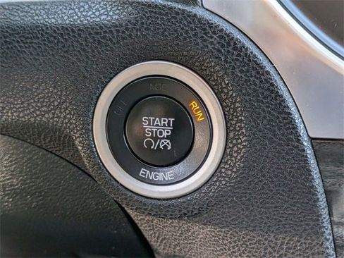 Used 2016 Chrysler 300 Limited image 22