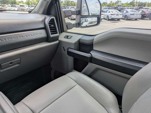 Used 2019 Ford F250 XL w/ Power Equipment Group AWD/4WD image 18