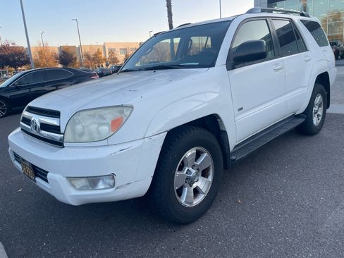 Used 2005 Toyota 4Runner SR5 image 2
