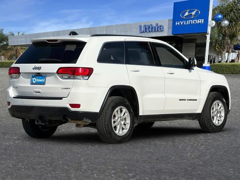 Used 2020 Jeep Grand Cherokee Laredo image 3