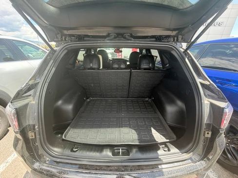 Used 2025 Jeep Compass Latitude AWD/4WD image 12