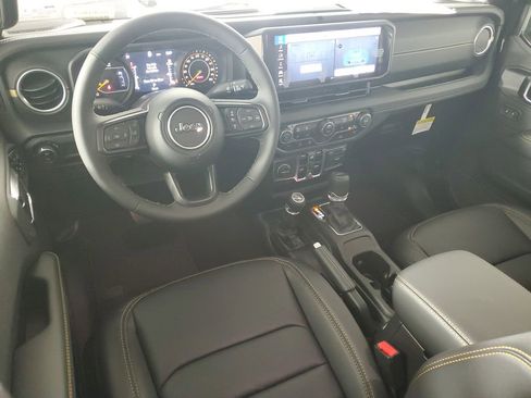 New 2025 Jeep Gladiator High Tide image 13