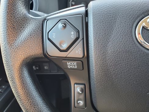 Used 2022 Toyota Tacoma SR AWD/4WD image 13