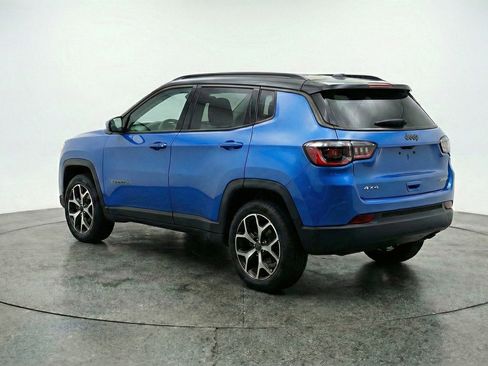 Used 2025 Jeep Compass Limited image 6