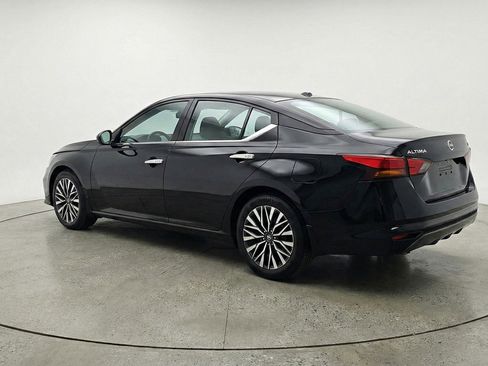 Used 2025 Nissan Altima 2.5 SV FWD image 6