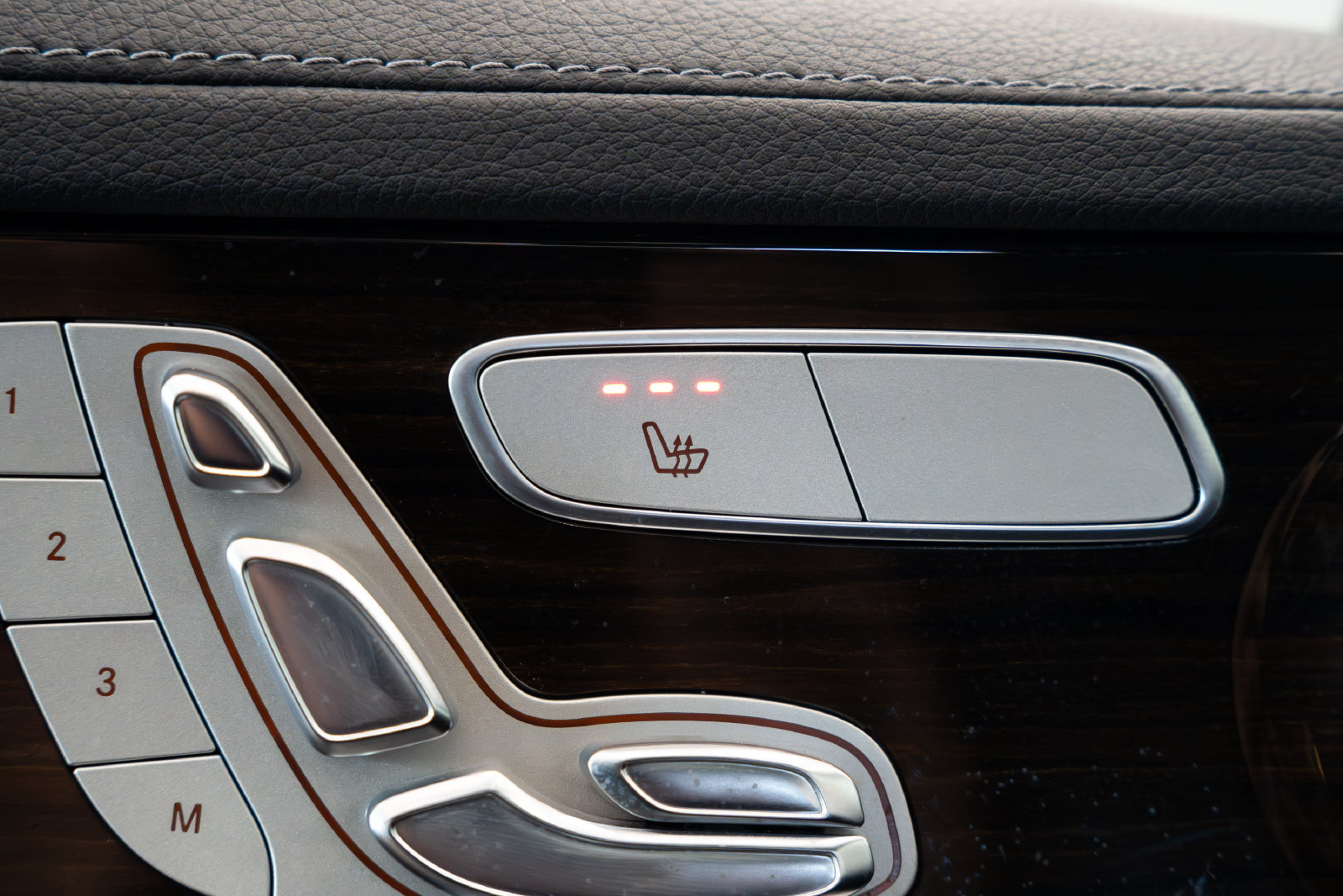 Used 2017 Mercedes-Benz C 300 Sedan image 13