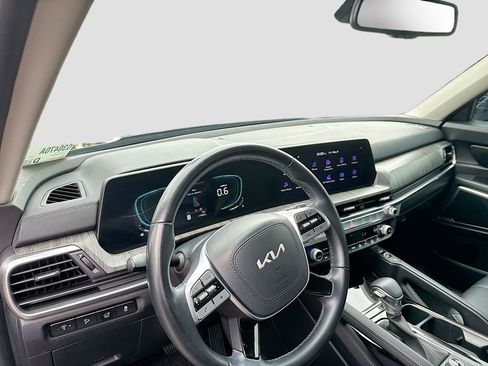 Used 2025 Kia Telluride EX FWD image 11