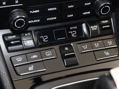 Used 2019 Porsche 911 Carrera T w/ Carrera T Interior Package image 40