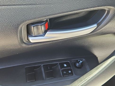 Used 2021 Toyota Corolla LE w/ Carpet Mat Package (TMS) FWD image 22