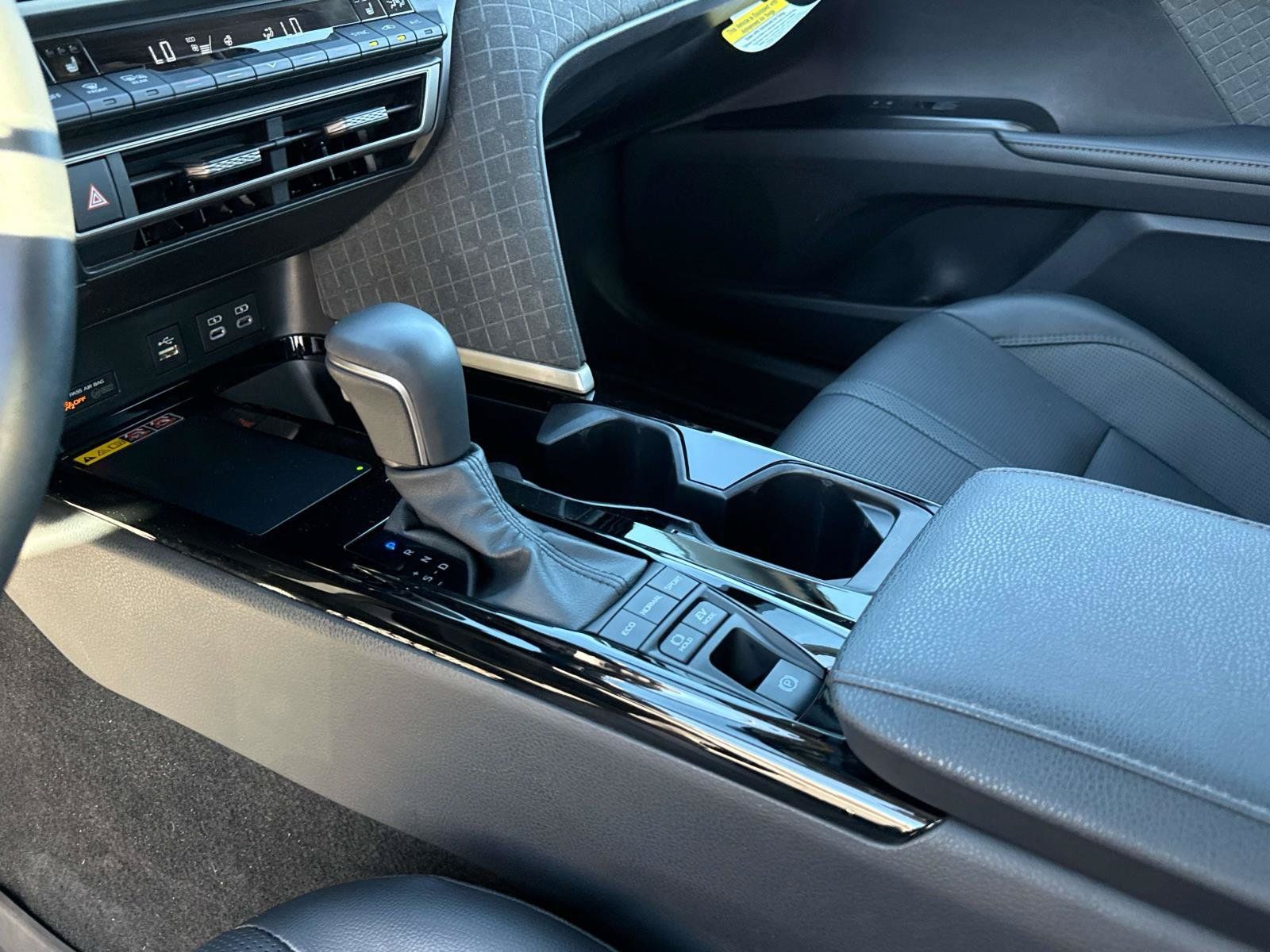 Used 2026 Toyota Camry XLE AWD/4WD image 19