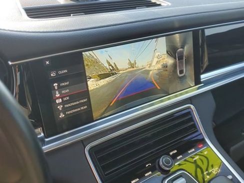 Used 2018 Porsche Panamera 4S image 17