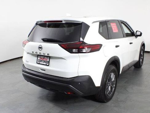 Certified 2021 Nissan Rogue S FWD image 4