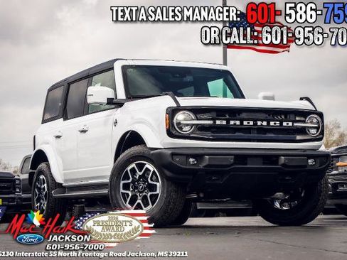 New 2025 Ford Bronco Outer Banks image 1