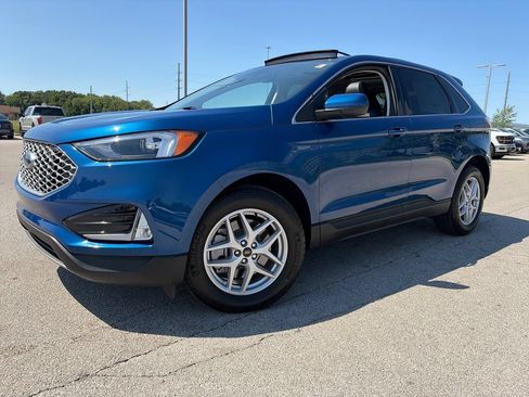 Used 2024 Ford Edge SEL w/ Convenience Package AWD/4WD image 3