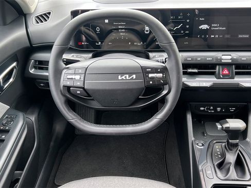 Used 2025 Kia K4 EX image 16