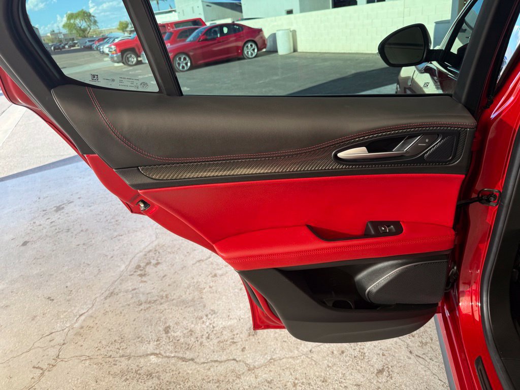 Used 2018 Alfa Romeo Stelvio Quadrifoglio w/ Driver Assist Dynamic Package AWD/4WD image 23