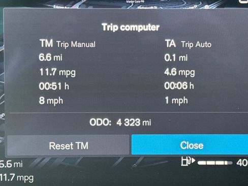 Used 2025 Volvo XC40 B5 Plus w/ Protection Package Premier image 30