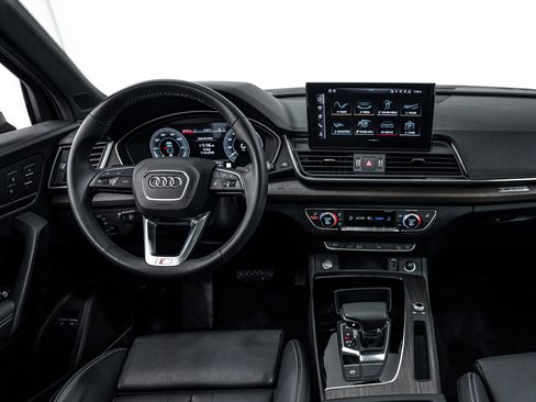 Certified 2024 Audi Q5 e Premium Plus image 20