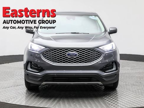 Used 2023 Ford Edge SEL image 2