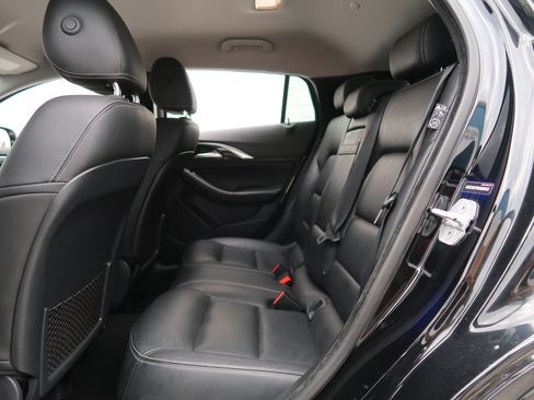 Used 2017 INFINITI QX30 image 32