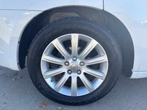 Used 2013 Chrysler 200 Limited image 9